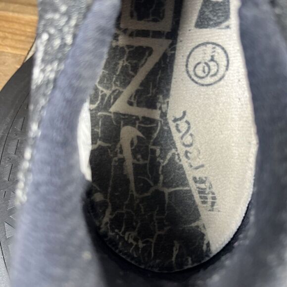 Nike Women’s Size 12 React Metcon Training Gym Shoes Black White BQ6044-010 - Picture 7 of 10